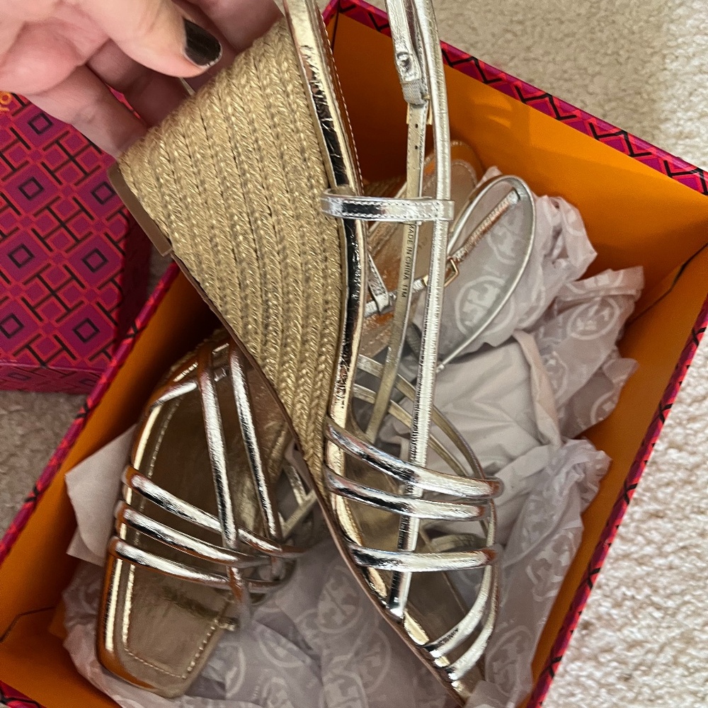 Tory Burch Silver Sandal Wedges NWT! Size 11- so cute and comfortable!